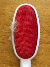 Cleaning pet hair off lint remover brush